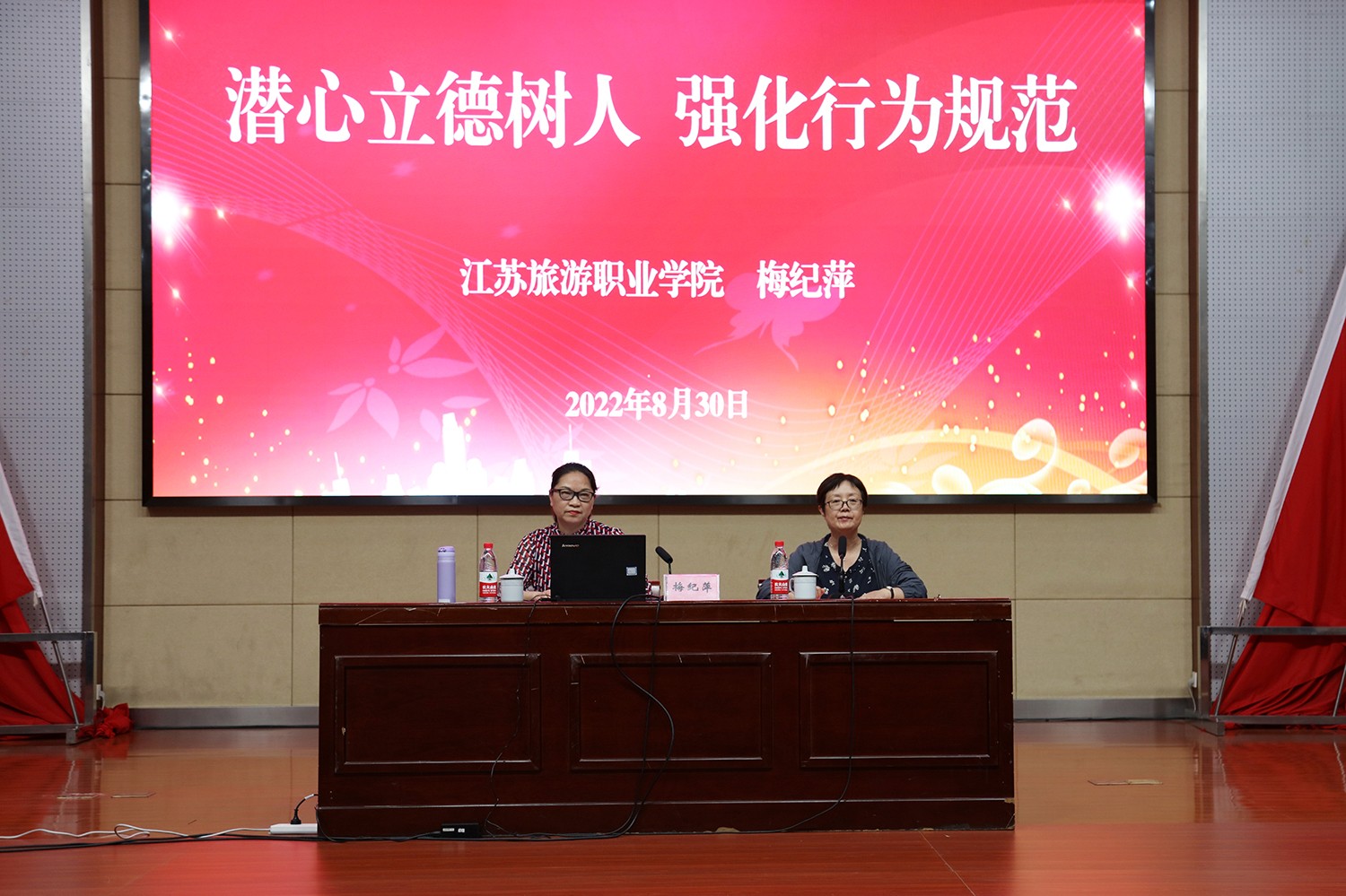 e1967cb16c0ffe96fb884a7569e430b.jpg